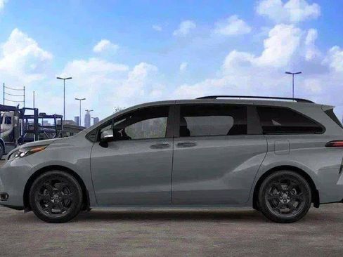 New 2026 Toyota Sienna XLE Woodland Edition AWD/4WD image 92