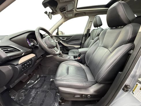Used 2023 Subaru Forester Limited AWD/4WD image 9
