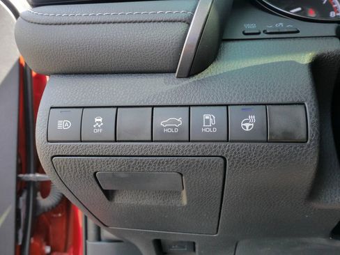 Used 2021 Toyota Camry SE w/ Cold Weather Package FWD image 23