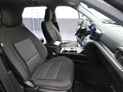 Used 2023 Ford Explorer XLT AWD/4WD image 48