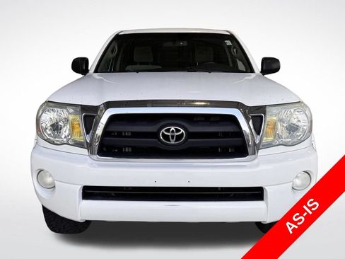 Used 2005 Toyota Tacoma PreRunner RWD image 2