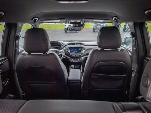 Used 2023 Chevrolet TrailBlazer RS w/ Convenience Package FWD image 28