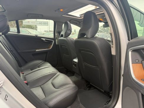 Used 2016 Volvo S60 T5 Inscription Platinum FWD image 12