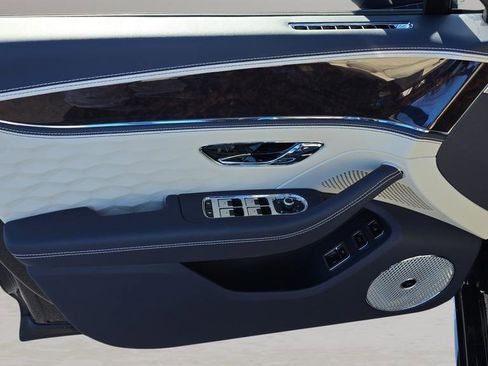 New 2025 Bentley Flying Spur Plug-In Hybrid image 17
