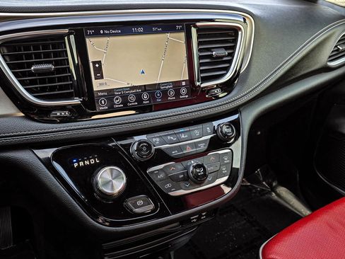 Used 2020 Chrysler Pacifica Limited w/ Quick Order Package 27H Red S image 23