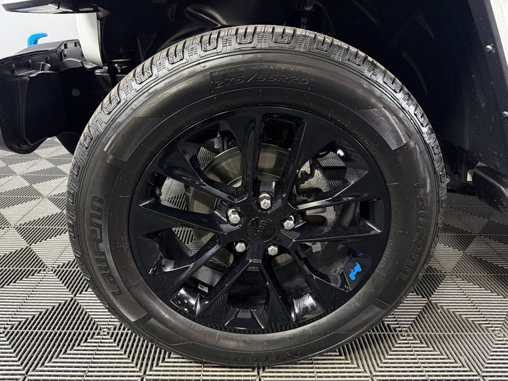 Used 2023 Jeep Wrangler Unlimited Sahara AWD/4WD image 11