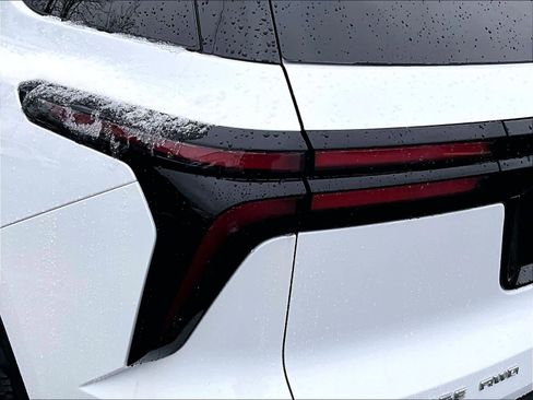 Used 2026 Chevrolet Traverse LT image 34