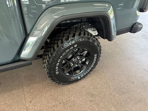 New 2026 Jeep Gladiator Sport AWD/4WD image 9