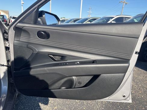 Certified 2025 Hyundai Elantra SEL w/ Cargo Package FWD image 32