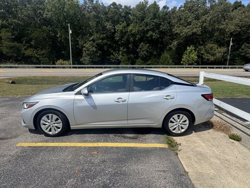 Used 2022 Nissan Sentra S FWD image 3