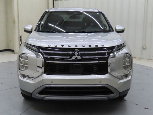 New 2025 Mitsubishi Outlander SE image 8