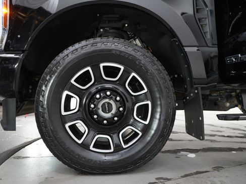 Used 2025 Ford F350 Platinum AWD/4WD image 34