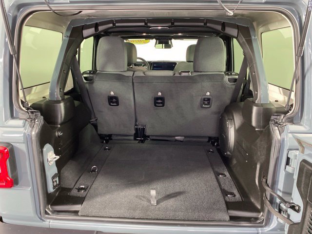 Used 2026 Jeep Wrangler Unlimited Sahara AWD/4WD image 34