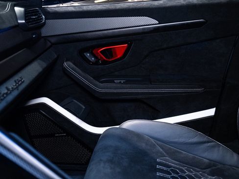 Used 2023 Lamborghini Urus Performante image 24