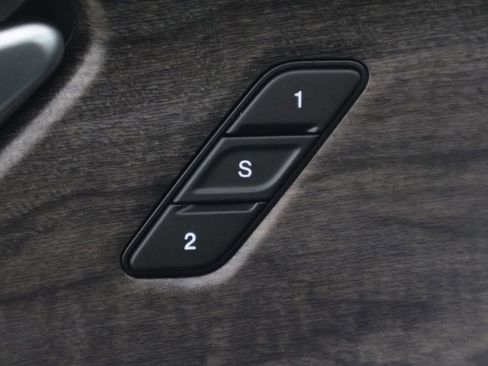 Used 2023 Jeep Grand Cherokee Limited image 34