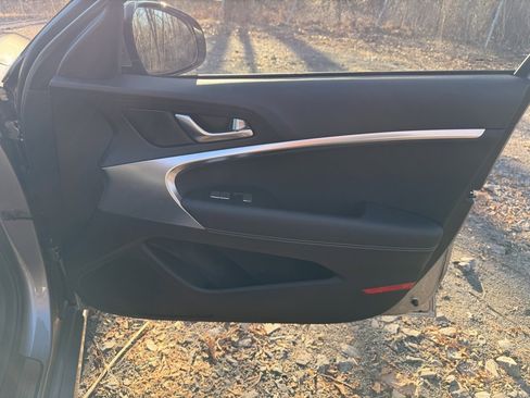 Used 2026 Genesis G70 2.5T image 10