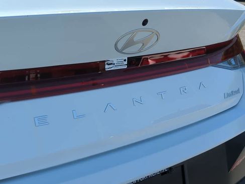 New 2026 Hyundai Elantra Limited FWD image 13