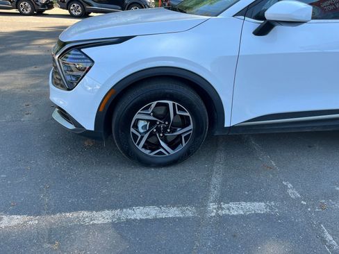 Used 2025 Kia Sportage LX image 29