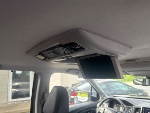 Used 2016 Honda Pilot Touring image 17