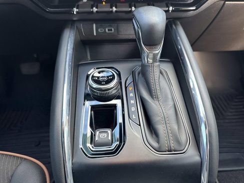 Used 2024 GMC Canyon AT4 image 30