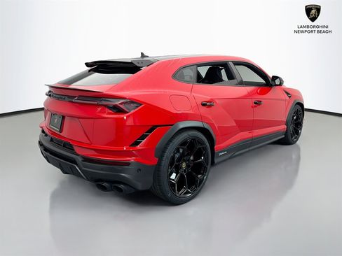 Used 2024 Lamborghini Urus Performante AWD/4WD image 7