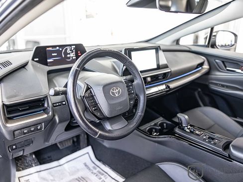 Used 2023 Toyota Prius XLE FWD image 18