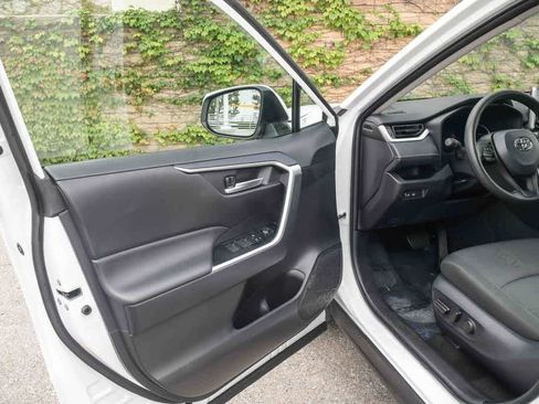 Certified 2025 Toyota RAV4 XLE FWD image 26