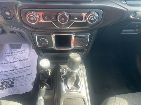 Used 2021 Jeep Gladiator Sport image 19