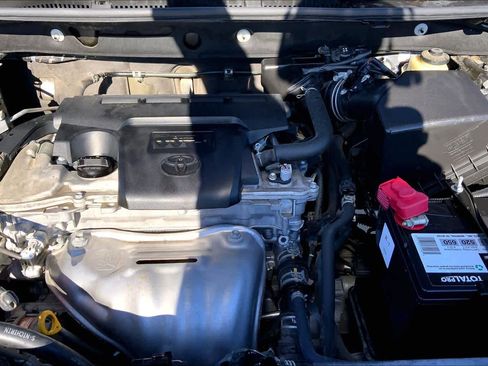 Used 2015 Toyota RAV4 LE image 27