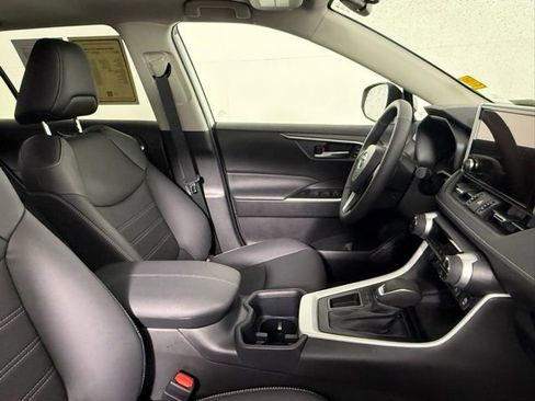 Used 2025 Toyota RAV4 XLE Premium image 47