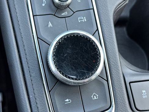 Certified 2024 Cadillac XT4 Premium Luxury image 32