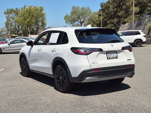 Used 2023 Honda HR-V Sport image 3