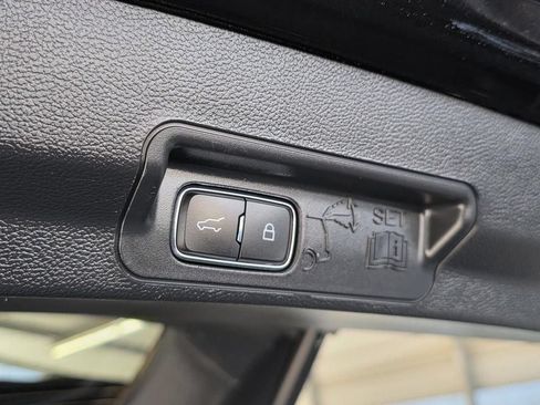 Used 2023 Ford Explorer XLT w/ Equipment Group 202A RWD image 13