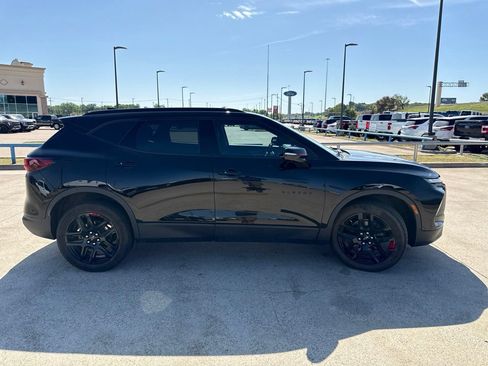Used 2024 Chevrolet Blazer LT w/ Sound & Technology Package FWD image 17
