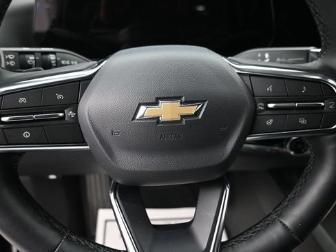 Used 2025 Chevrolet Equinox LT AWD/4WD image 18