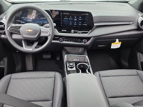 New 2026 Chevrolet Equinox LT w/ Convenience Package II image 2