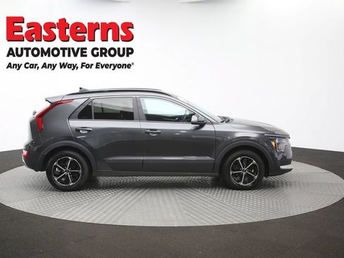 Used 2025 Kia Niro LX FWD image 43