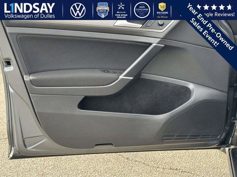 Used 2016 Volkswagen Golf S image 9