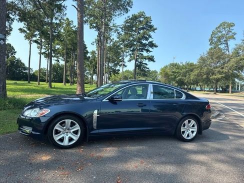 Used 2010 Jaguar XF Luxury RWD image 6