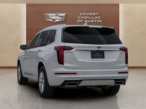 New 2025 Cadillac XT6 Luxury image 4