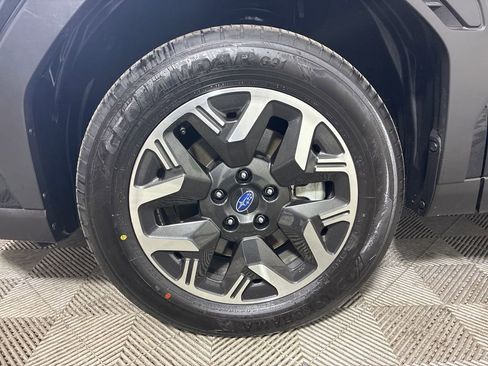 Certified 2025 Subaru Forester Premium w/ Convenience Package #1 AWD/4WD image 6