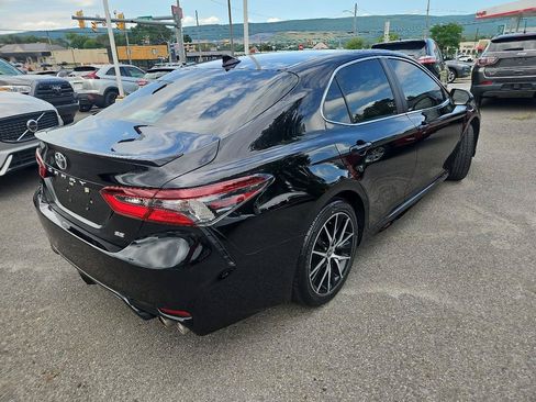 Used 2023 Toyota Camry SE FWD image 3