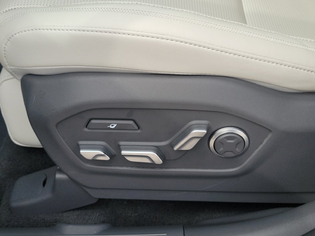 Used 2024 Hyundai Santa Fe Calligraphy FWD image 23