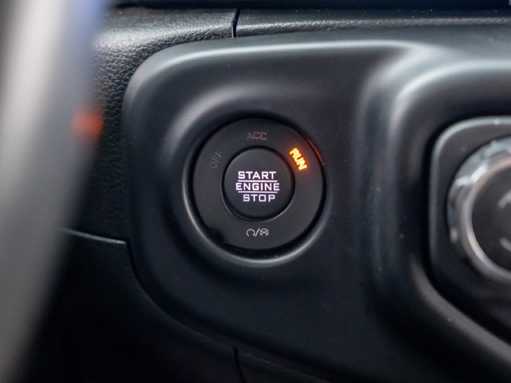 Used 2023 Jeep Wrangler Unlimited Sahara w/ Cold Weather Group AWD/4WD image 18