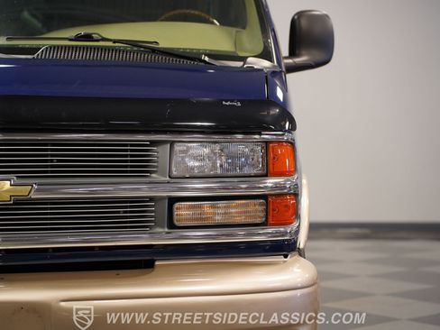 Used 2001 Chevrolet Express 1500 w/ Preferred Equipment Group 3 image 21
