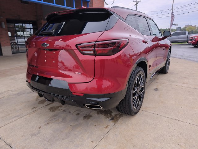 Used 2025 Chevrolet Blazer RS w/ Driver Confidence II Package AWD/4WD image 9