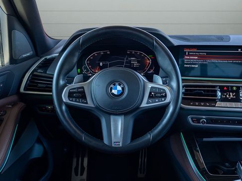 Used 2023 BMW X5 xDrive40i w/ M Sport Package AWD/4WD image 31