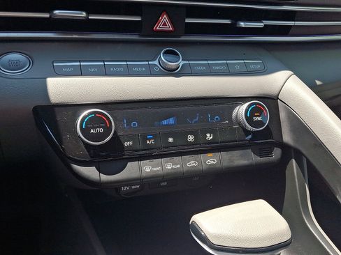 Certified 2024 Hyundai Elantra SEL FWD image 16