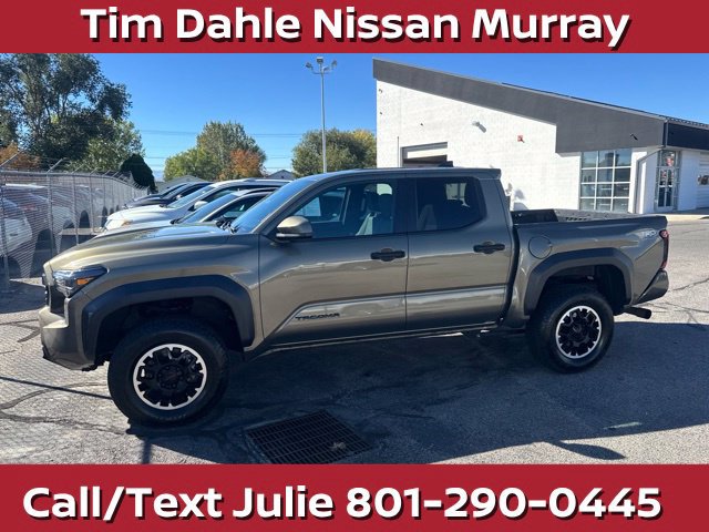 Used 2024 Toyota Tacoma TRD Off-Road AWD/4WD image 4