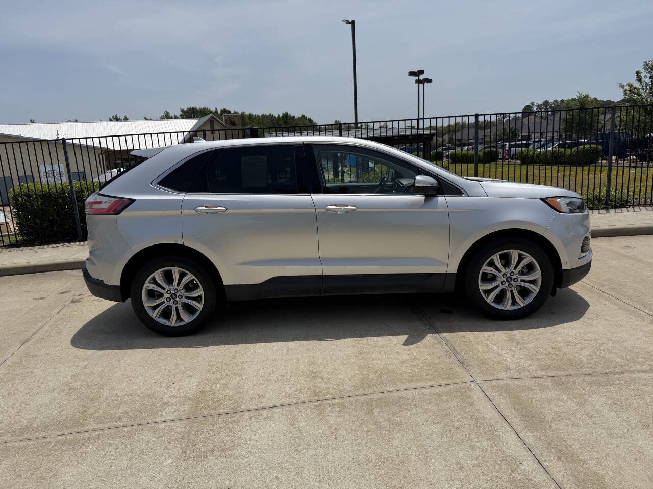 Used 2019 Ford Edge Titanium w/ Equipment Group 301A FWD image 21